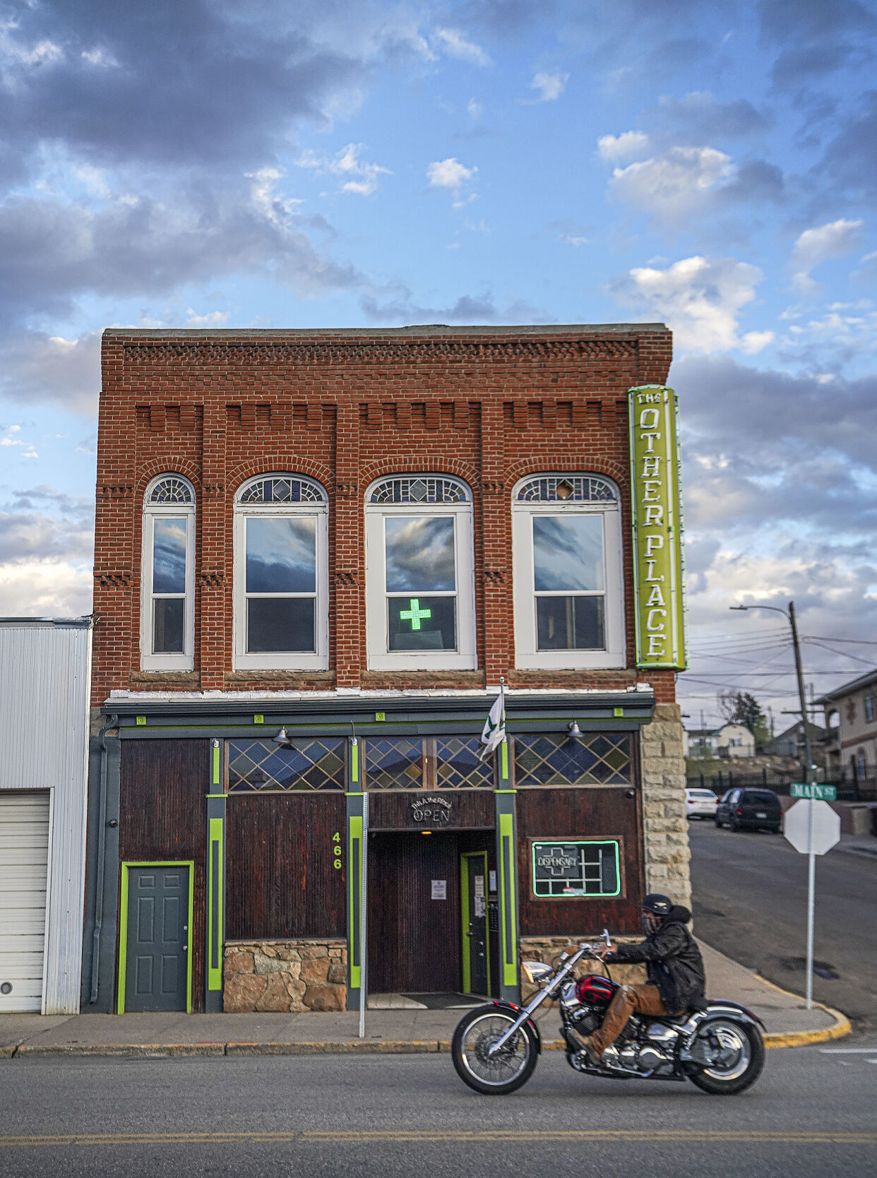 050421_CannabisClayton10-rgb.jpg
